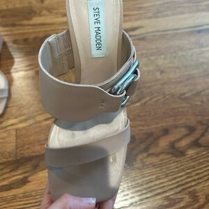 Steve Madden nude sandal